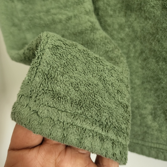 soft fuzzy green 3/4 pullover - Picture 5 of 6